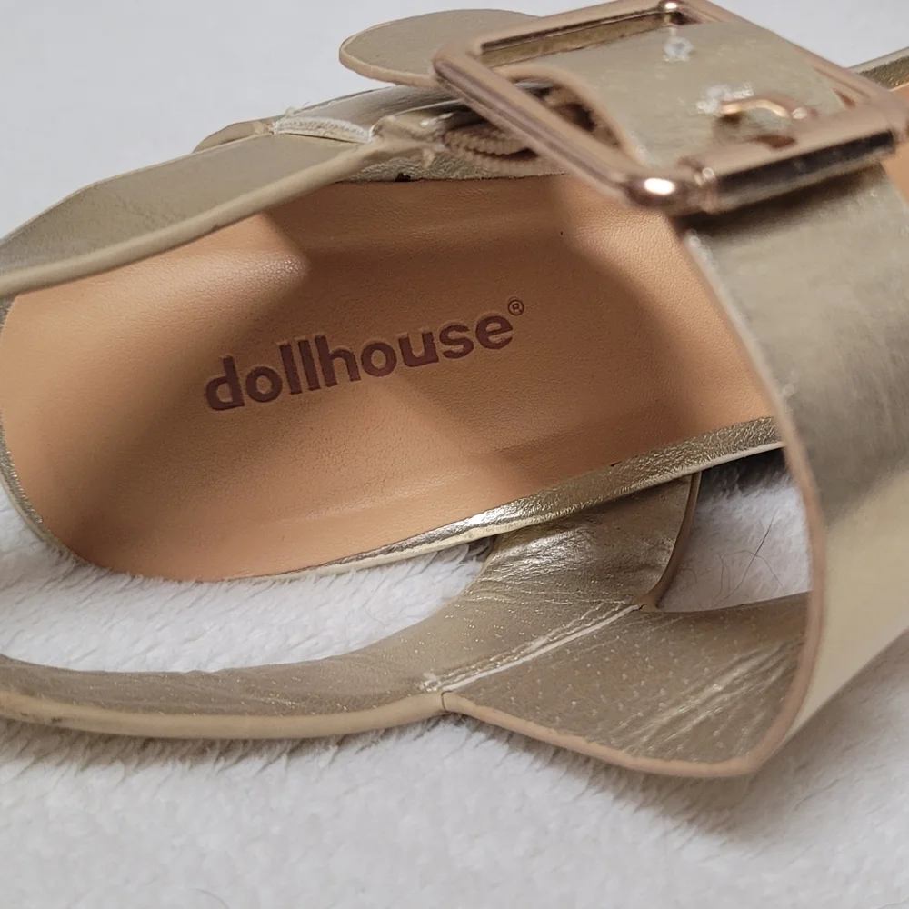 Lulus Dollhouse No Glitz No Glory Gold Wedge Sandals Vegan Leather Peep Toe 8.5